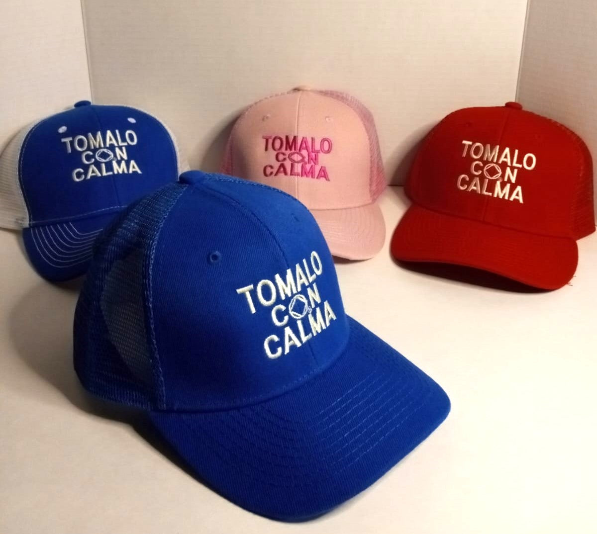 "TOMALO CON CALMA" Caps